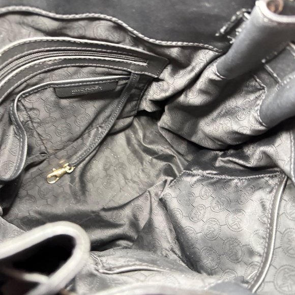 Michael Kors Hamilton Large Black Tote With Lock and Key - Picture 12 of 16